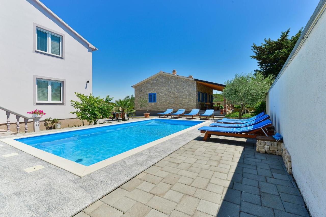 Family Friendly Apartments With A Swimming Pool Zadar - 18098 外观 照片