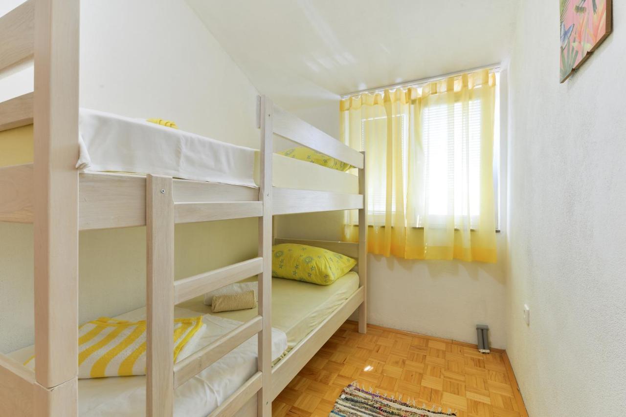 Family Friendly Apartments With A Swimming Pool Zadar - 18098 外观 照片