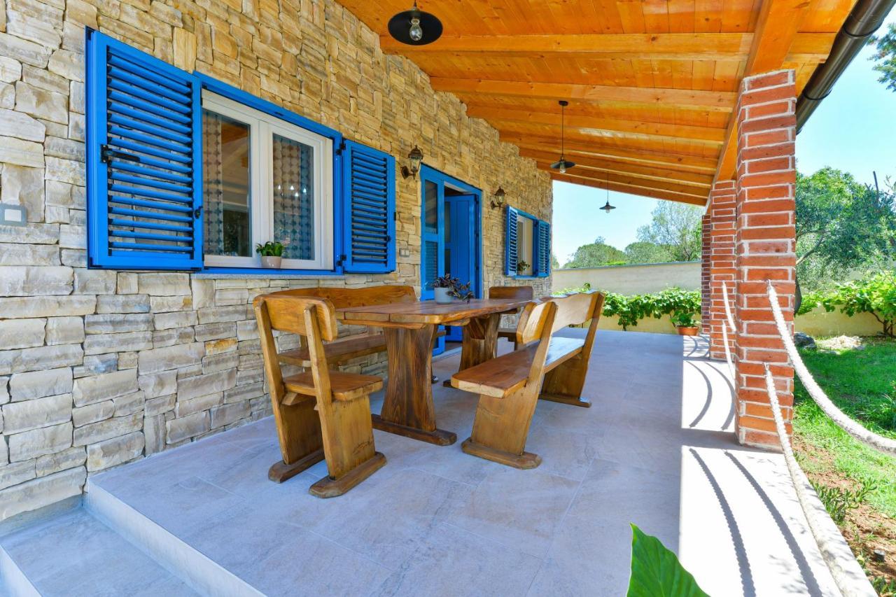 Family Friendly Apartments With A Swimming Pool Zadar - 18098 外观 照片